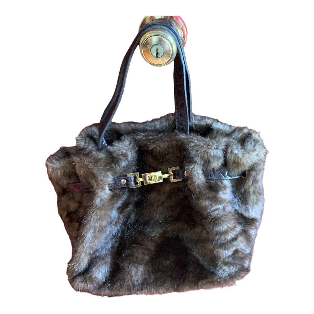 Pritzi faux fur purse